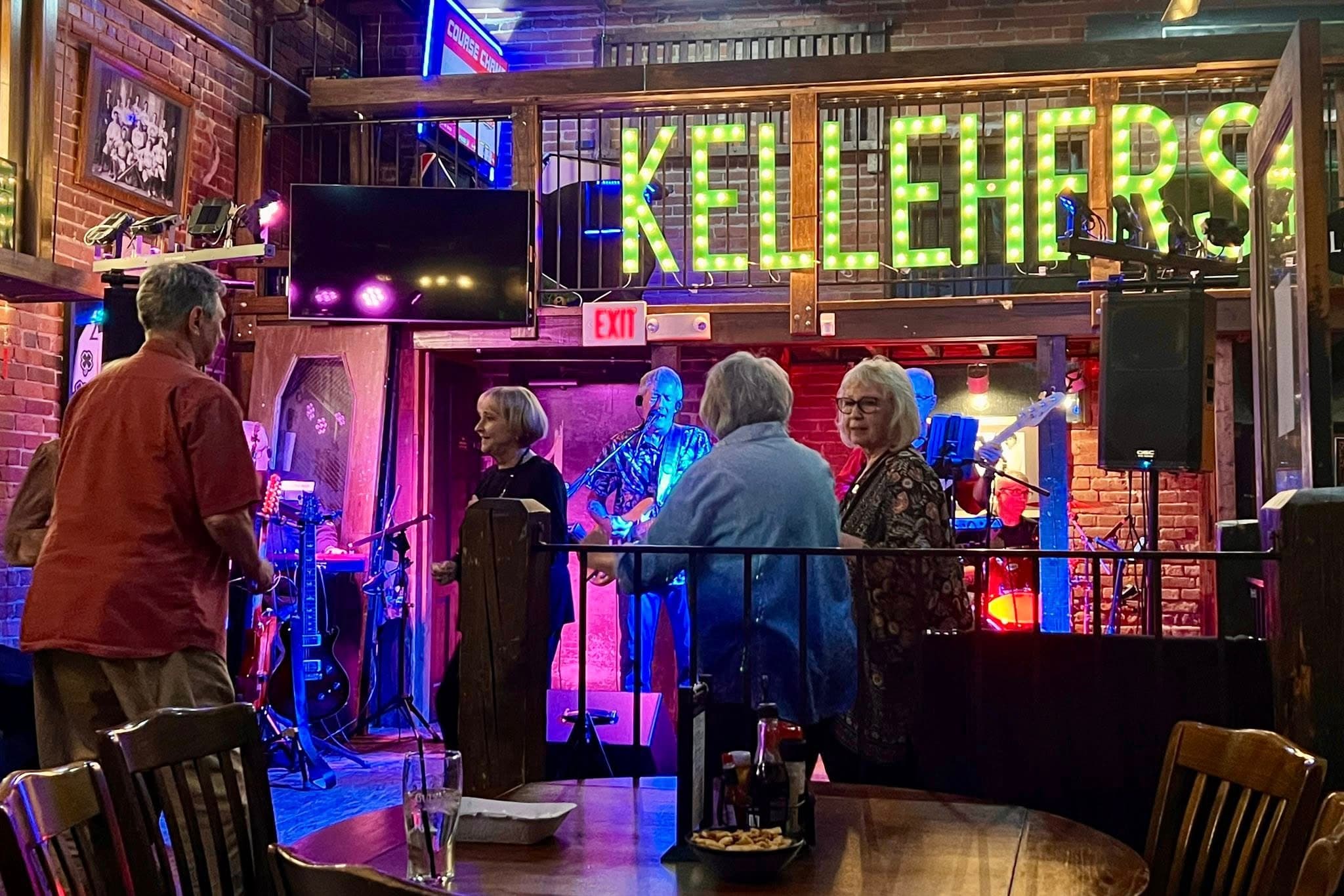 Kelleher's Irish Pub - Photo 5