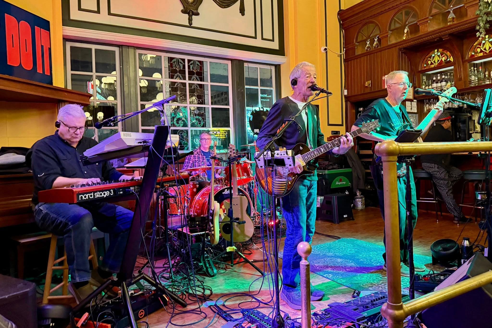 Martini's on Water Street - Photo 2