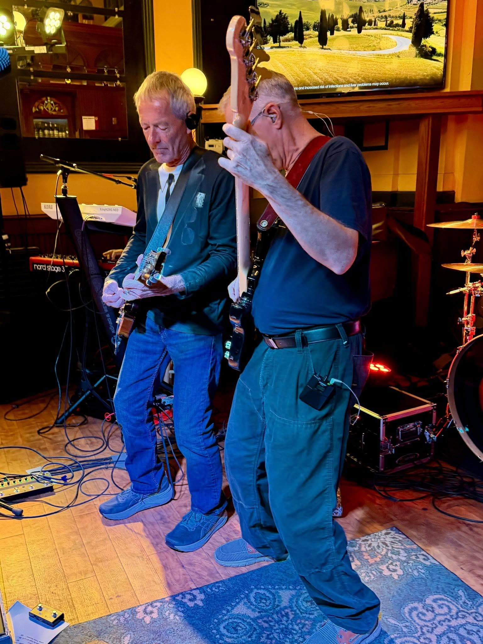 Martini's on Water Street - Photo 5